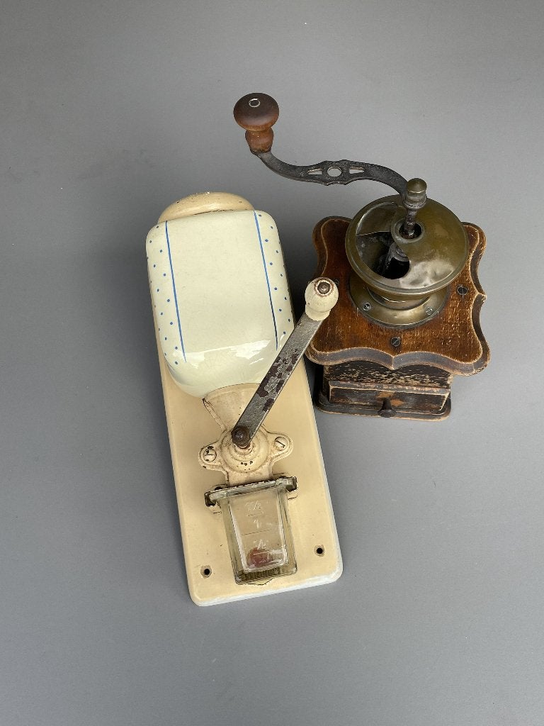 2 vintage koffiemolens, Antiquités & Art, Enlèvement