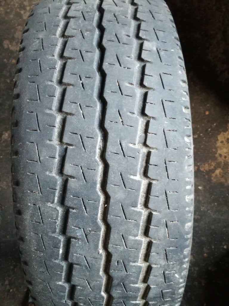 1 band TOYO H08 225/65 R16 c, Auto-onderdelen, Banden en Velgen, Ophalen, 16 inch, Band(en), Bestelwagen