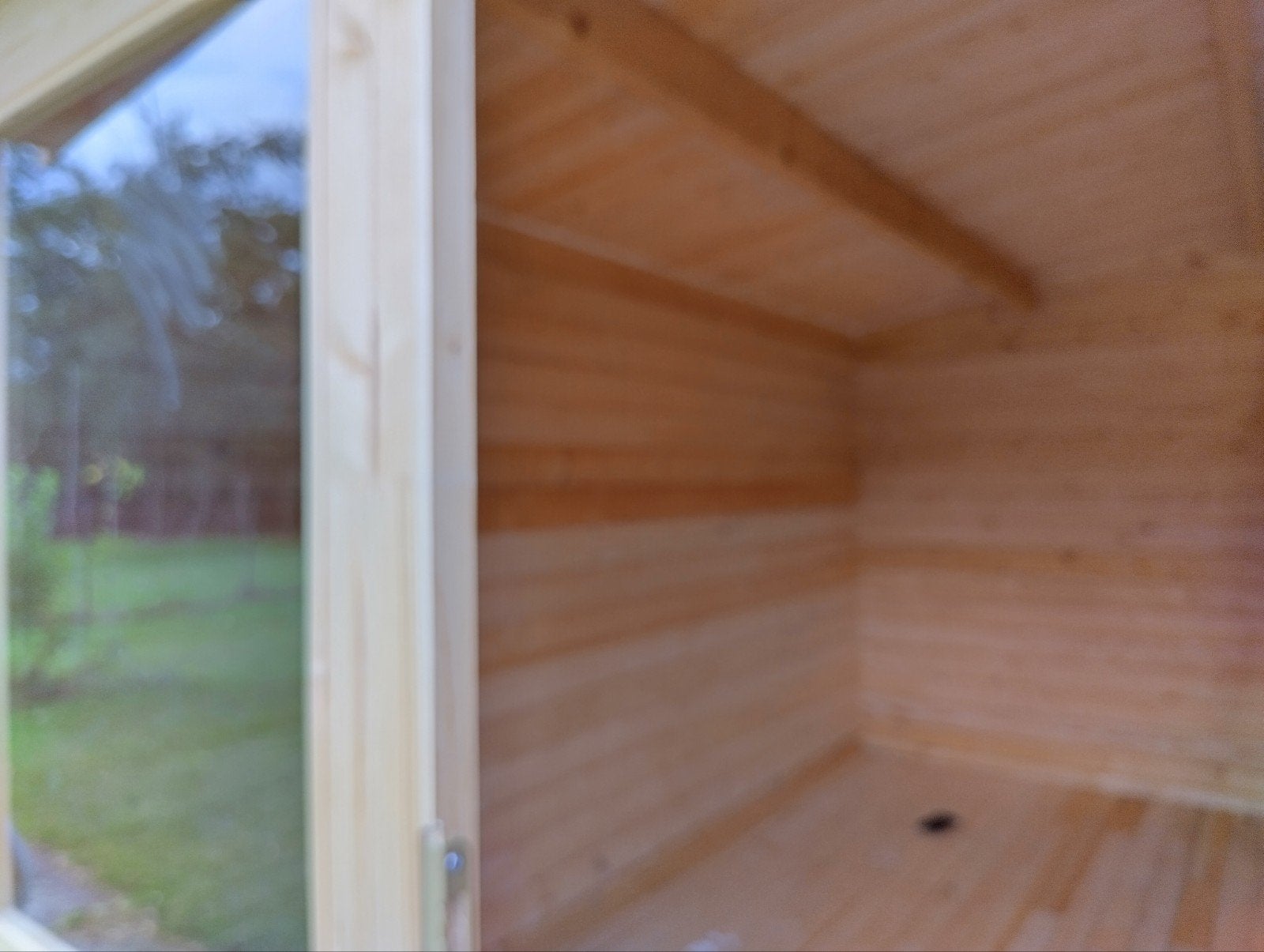 Grande maison de jardin en bois, Bricolage & Construction, Vitres, Châssis & Fenêtres, Enlèvement, Comme neuf