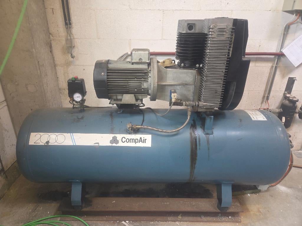 Compressor, Doe-het-zelf en Bouw, Compressors, 100 liter of meer, Ophalen, Gebruikt, 10 bar of meer