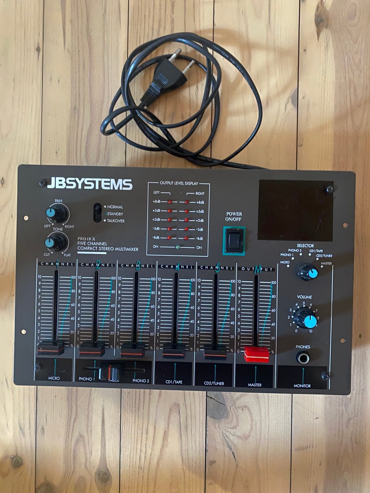 JBsystems Pro 18X five channel compact stereo mixer, Muziek en Instrumenten, Mengpanelen, Ophalen, Zo goed als nieuw