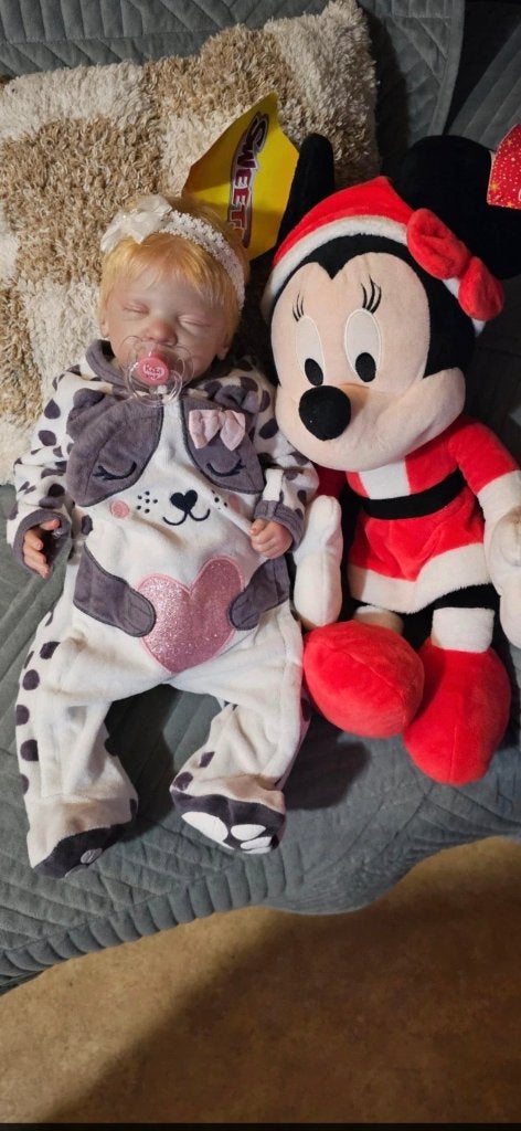 Poupée Reborn avec Mickey prix négociable raisonnablement, Verzamelen, Poppen, Zo goed als nieuw, Pop, Verzenden