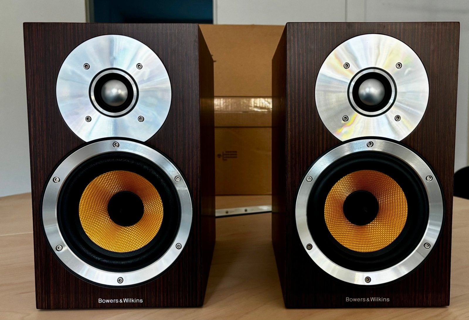 B&W CM1, Enceinte d'étagère, Bass-reflex, 60 à 120 watts, Comme neuf
