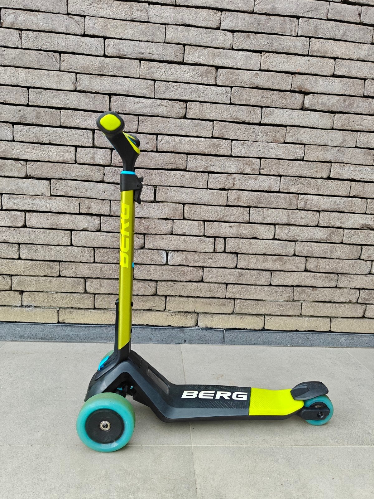 Trottinette Berg Nexo avec nouveau module complémentaire Mag, Enlèvement, Comme neuf, Step simple, Berg