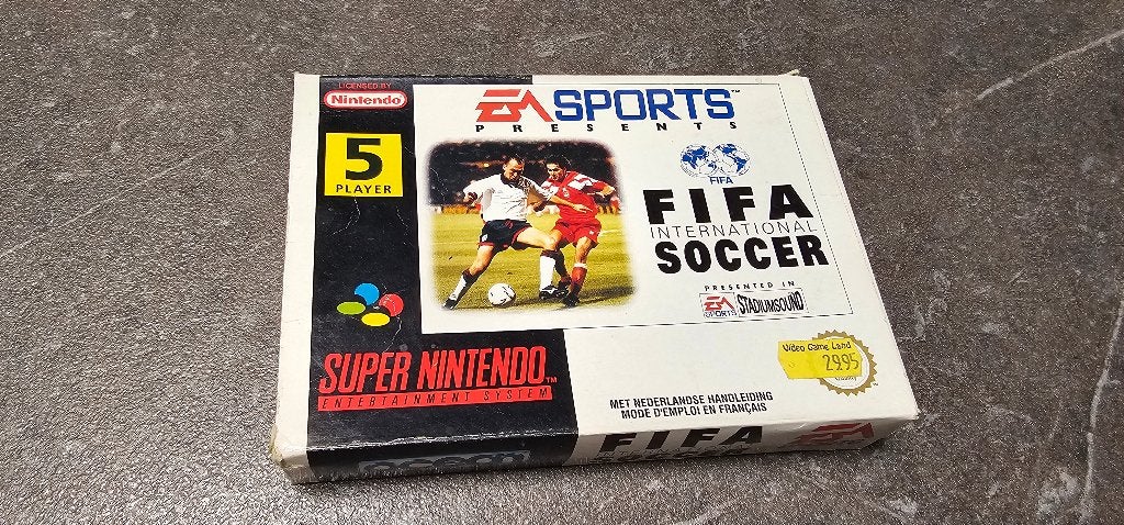SNES FIFA-voetbal in een doos, Games en Spelcomputers, Ophalen of Verzenden, Gebruikt