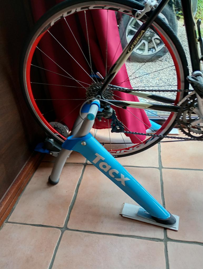 Rouleau d' entrainement pour vélo, Enlèvement, Comme neuf, Autres types
