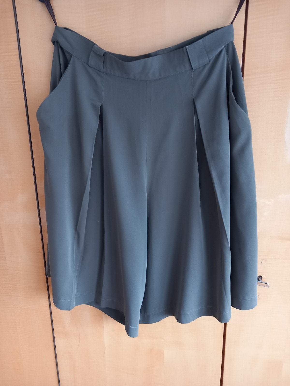 Jupe culotte kaki,  taille 42, 2 poches, Kleding | Dames, Rokken, Ophalen of Verzenden