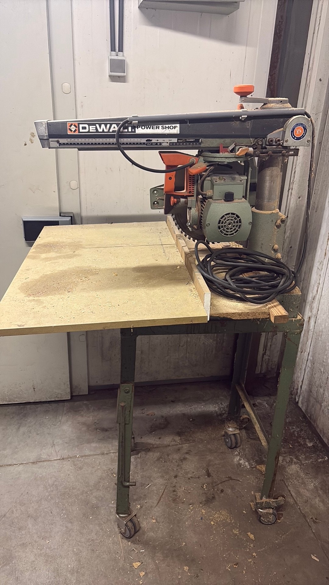 Dewalt zaagmachine, Ophalen, Gebruikt