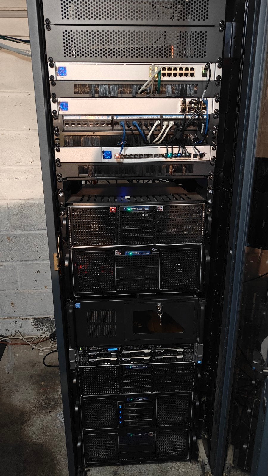 Dell R710, Computers en Software, Servers, Ophalen of Verzenden, Gebruikt, 2 tot 3 Ghz, Hot swappable onderdelen