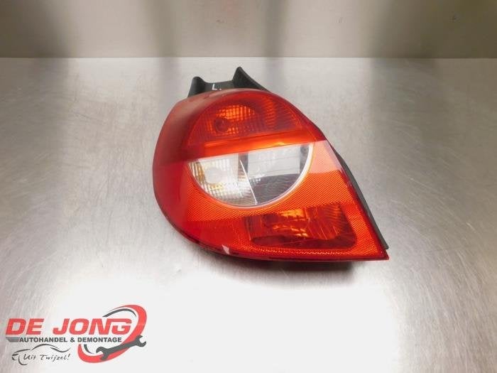Feu arrière gauche d'un Renault Clio, Renault, -, 3 mois de garantie, Utilisé