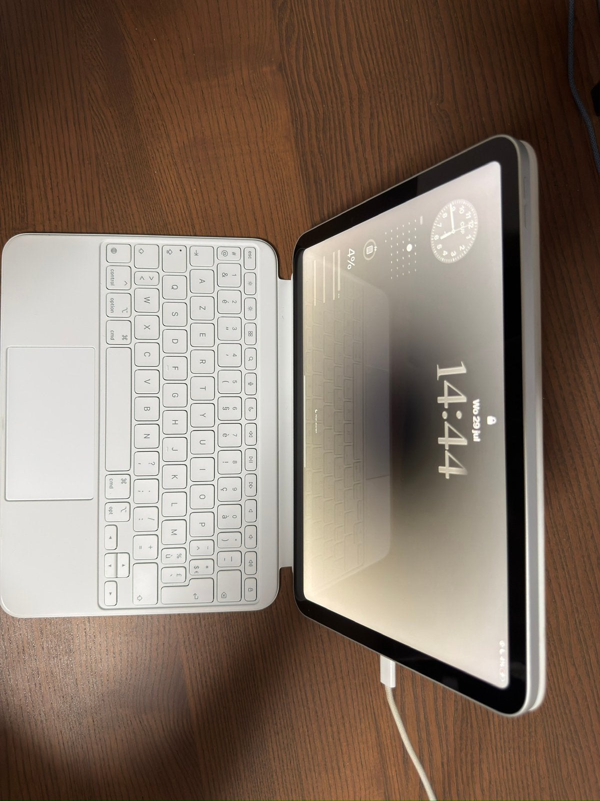 Ipad 10e generatie met smart keyboard case, Computers en Software, Apple iPads, Ophalen, Apple iPad, 11 inch, Zo goed als nieuw