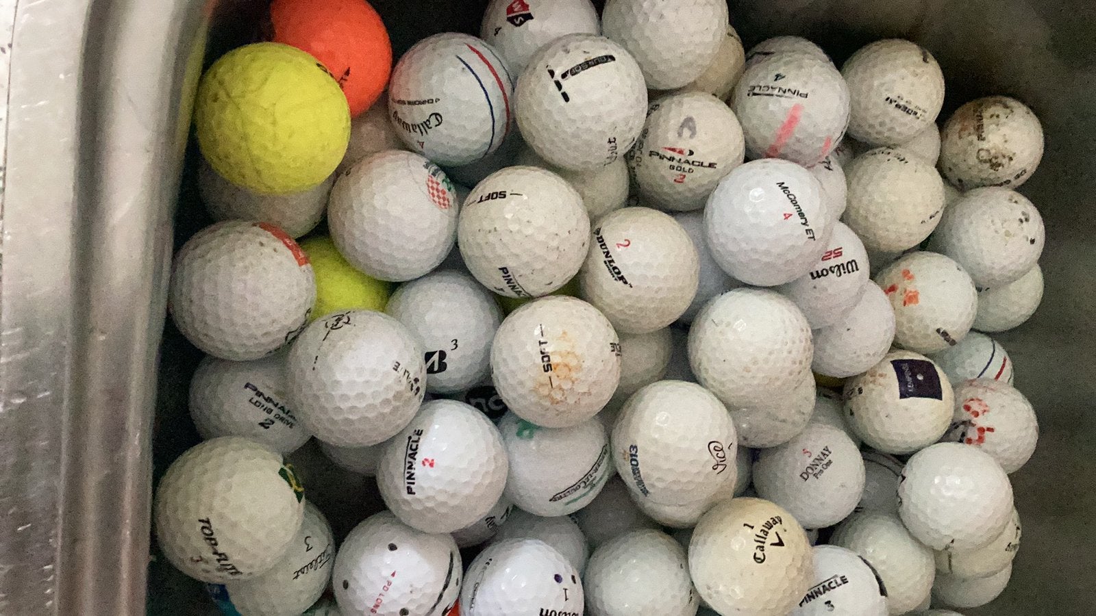 100 golfballen div merken, Sports & Fitness, Enlèvement ou Envoi, Comme neuf