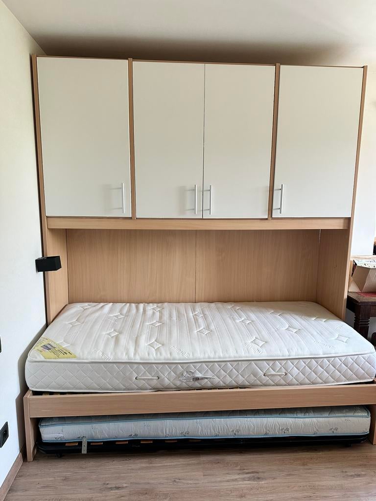 Zo goed als nieuw :Bed met kast boven, heel stevig materiaal, Ophalen, Zo goed als nieuw