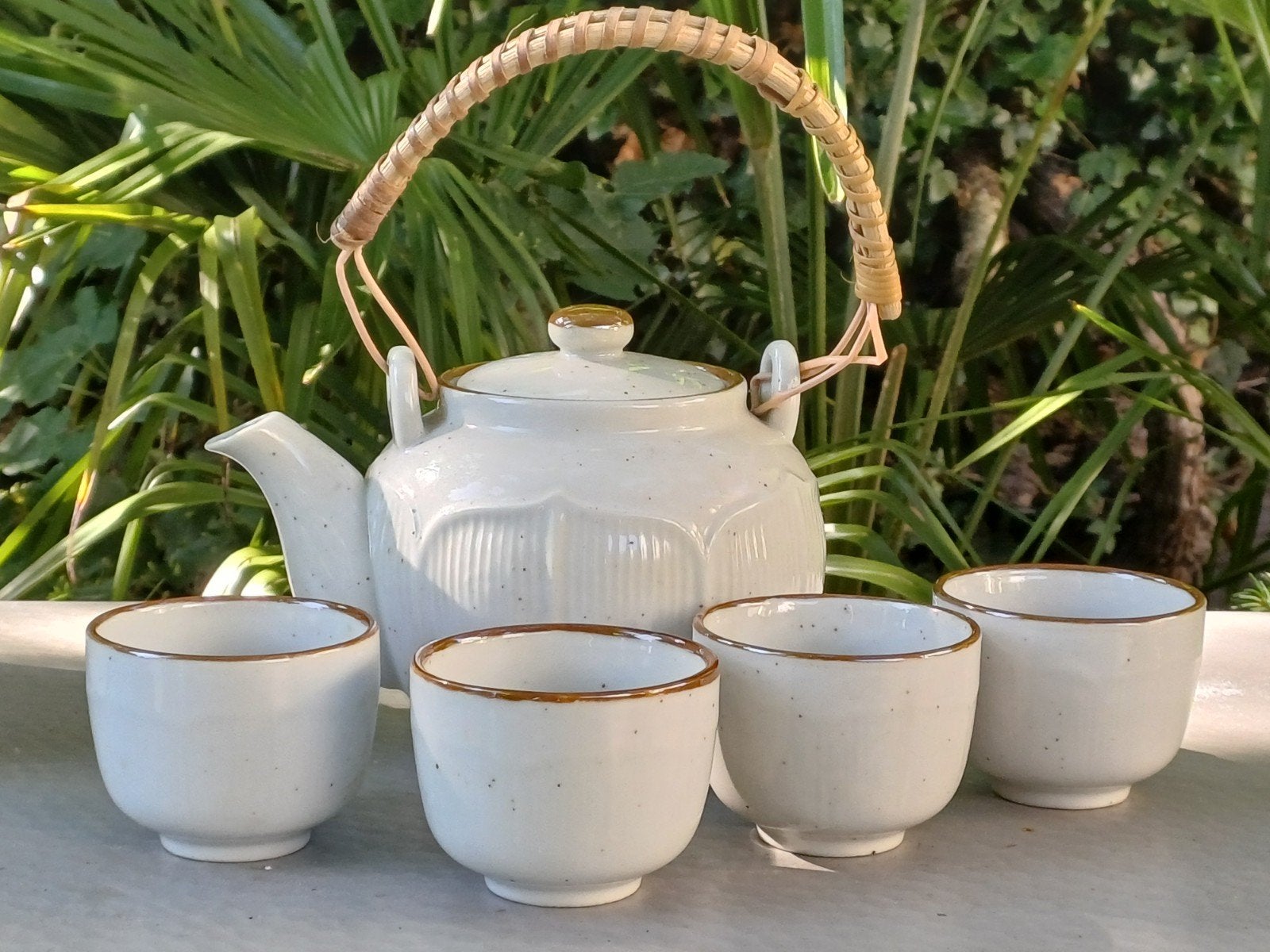 Vintage koffie- of theesetje -- 4 mokken en 1 pot, Ophalen of Verzenden