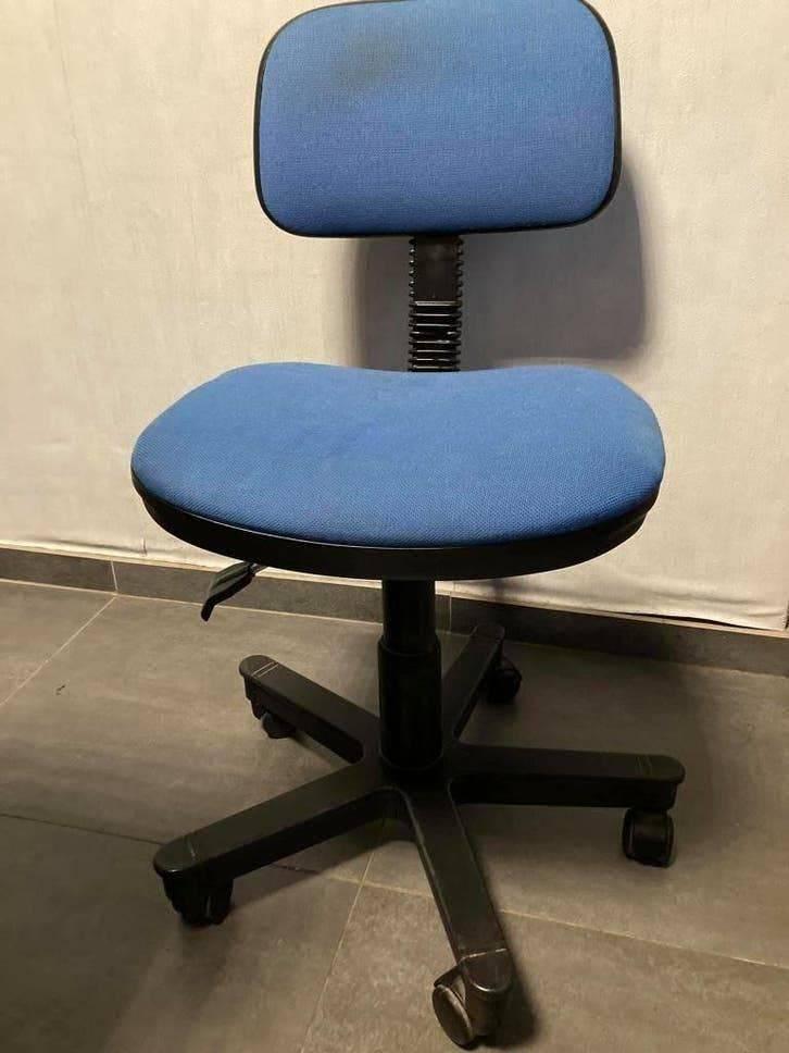 Blauwe bureaustoel, Ophalen, Bureaustoel