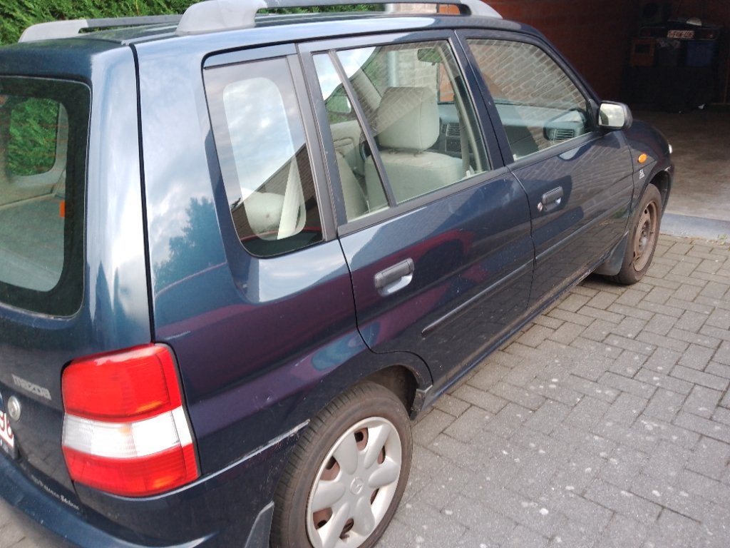 Mazda demio benzine, Autos, Mazda, Achat, Attache-remorque, Demio, Particulier