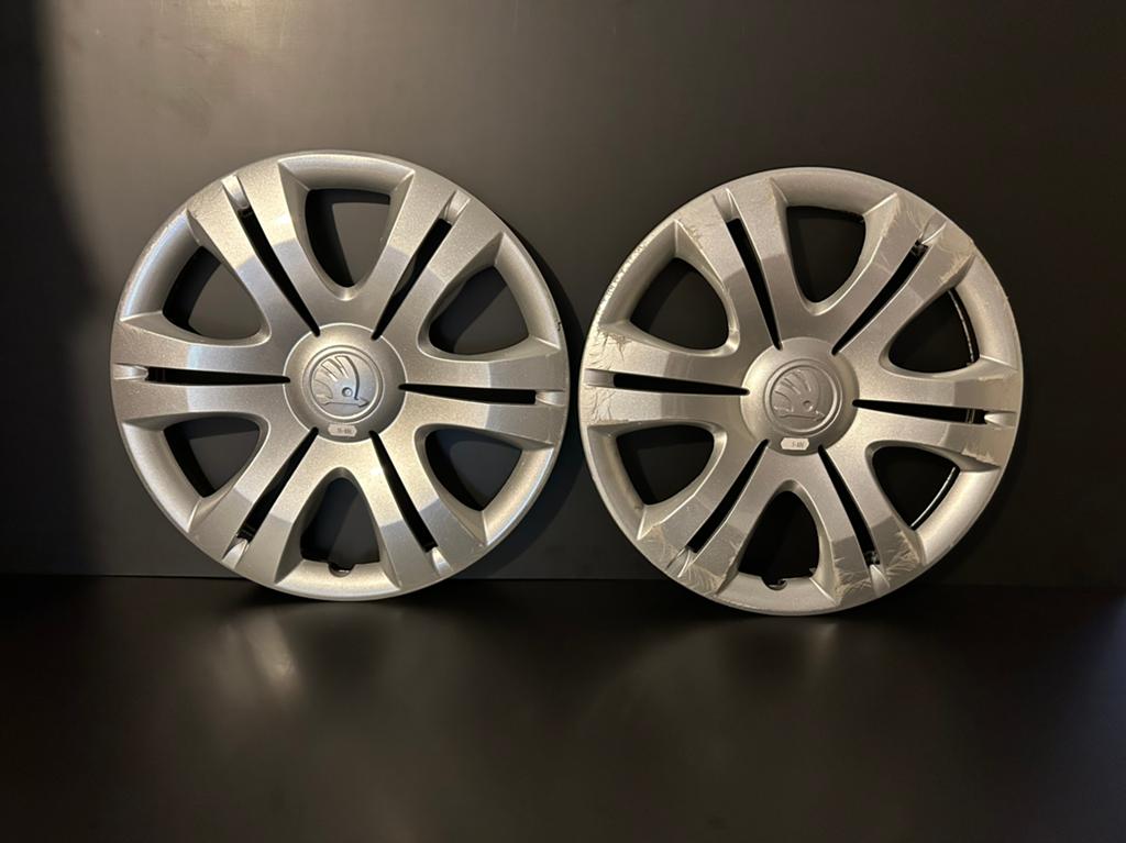 2 originele Skoda Fabia octavia roomster 15" wieldop, Auto diversen, Wieldoppen, Ophalen of Verzenden, Gebruikt