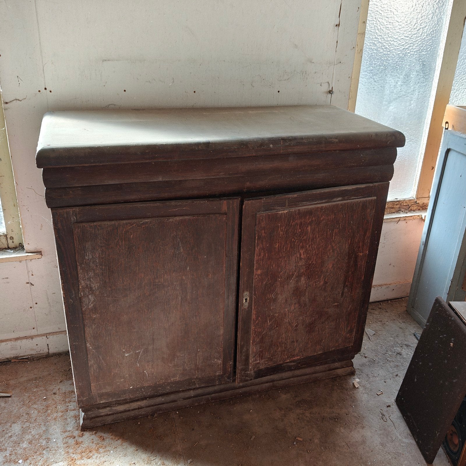 antieke houten commodekast, Ophalen