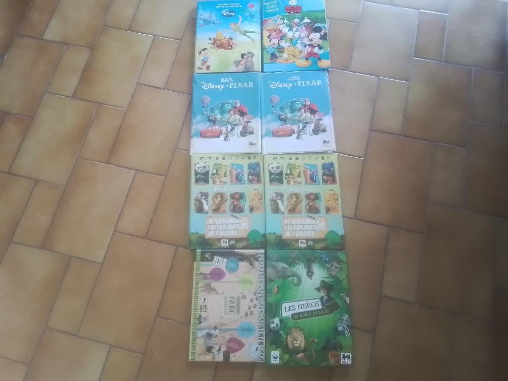 Lot disney panini carrefour delhaize 5 euros le tout, Ophalen