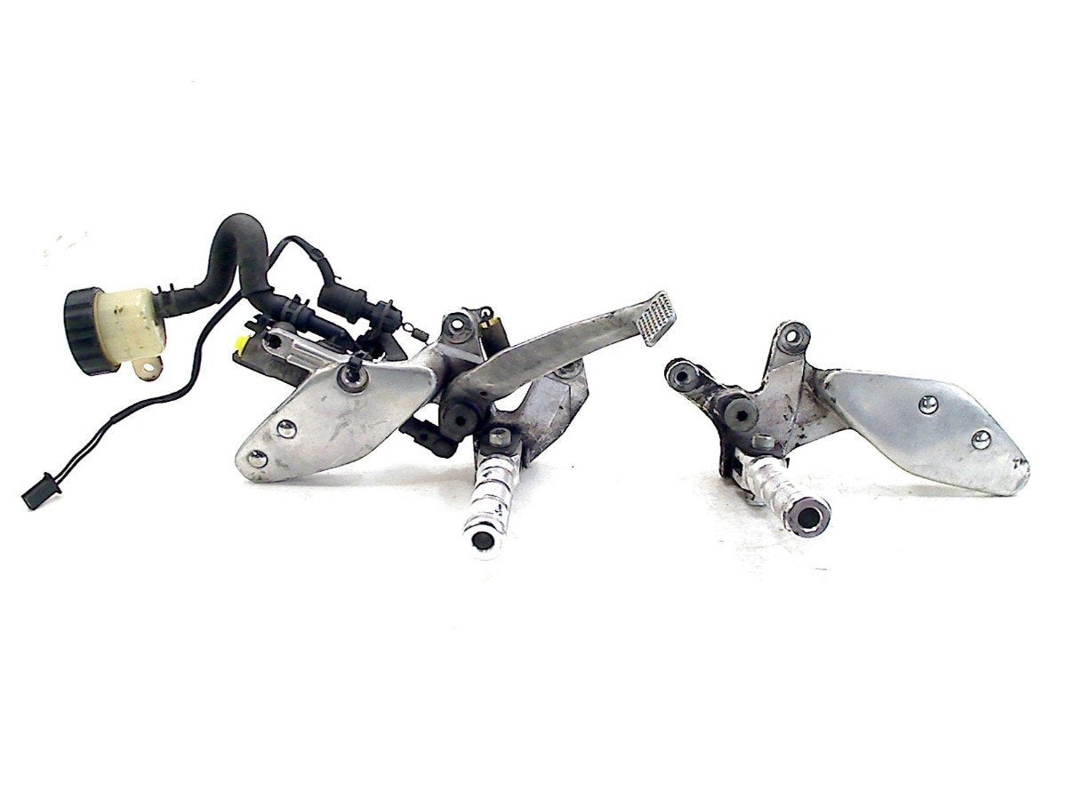 REPOSE PIEDS REARSET ENSEMBLE Yamaha, Yamaha Motor Europe N.V., Utilisé, Customersupport@yamaha-motor.co.uk, Koolhovenlaan 101
1119 NC  Schiphol-Rijk, NL