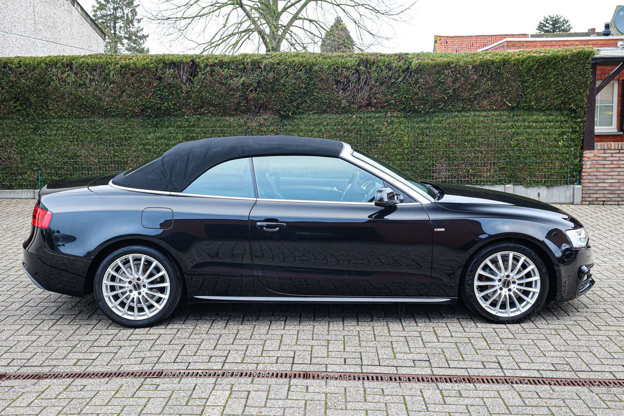 Audi A5 *S-LINE*LEDER*NAVI*TREKHAAK*ZETELVERWARMING*CABRIO, Auto's, Voorwielaandrijving, Gebruikt, 4 cilinders, Cabriolet