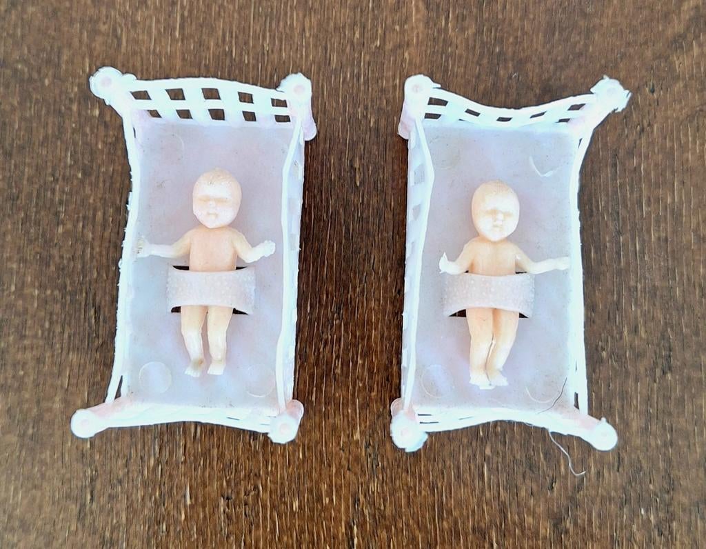Stapelbedje, plastiek, Verzamelen, Ophalen of Verzenden, Gebruikt, Poppenhuis