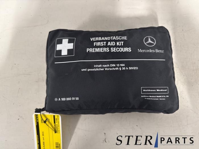 EHBO kit van een Mercedes CLS-Klasse, Gebruikt, -, Ophalen of Verzenden, -