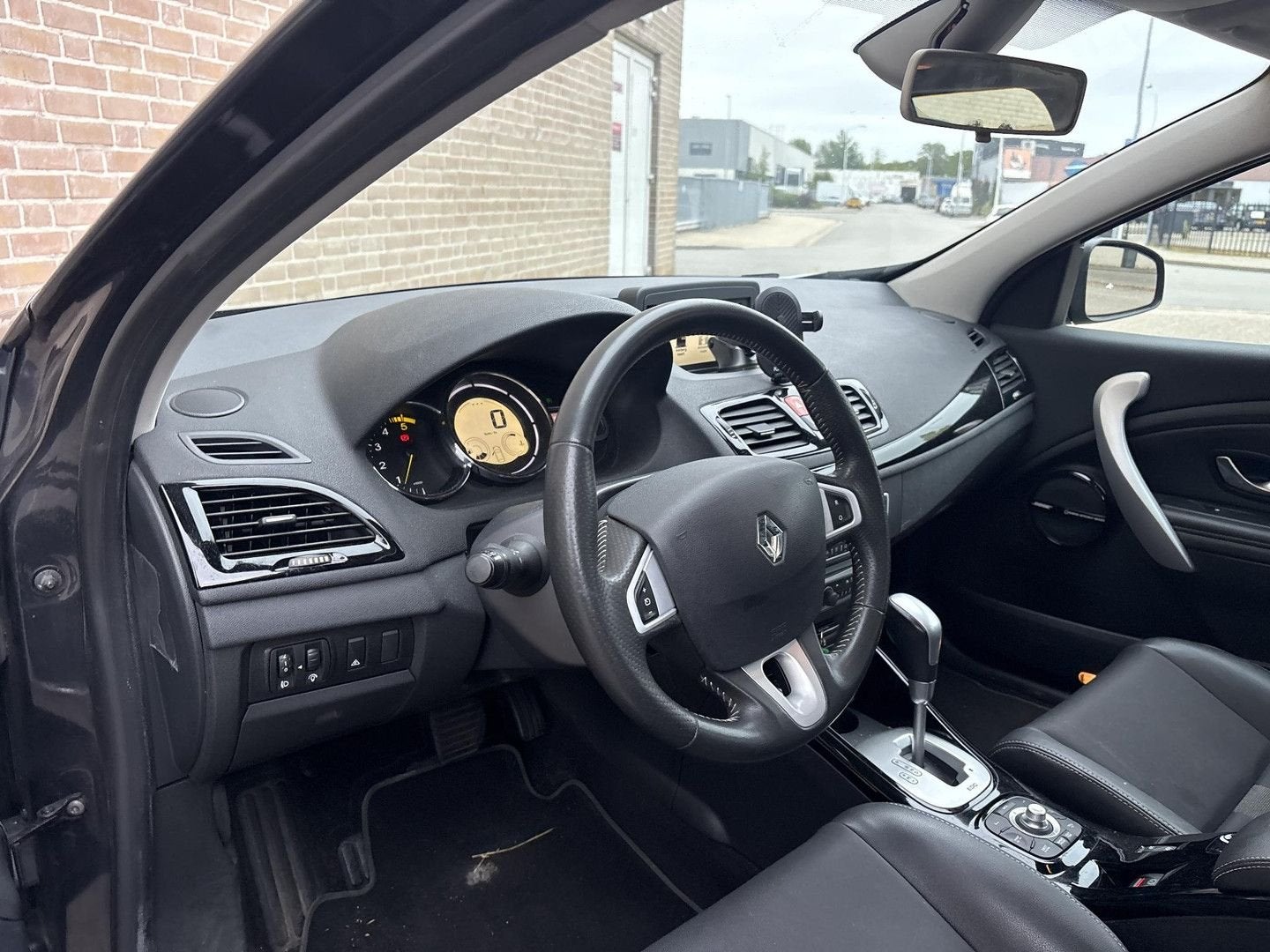 Renault Megane Estate 1.5 dCi Bose Automaat | Cruise | Clima, Automaat, 110 g/km, Bedrijf, Zilver of Grijs