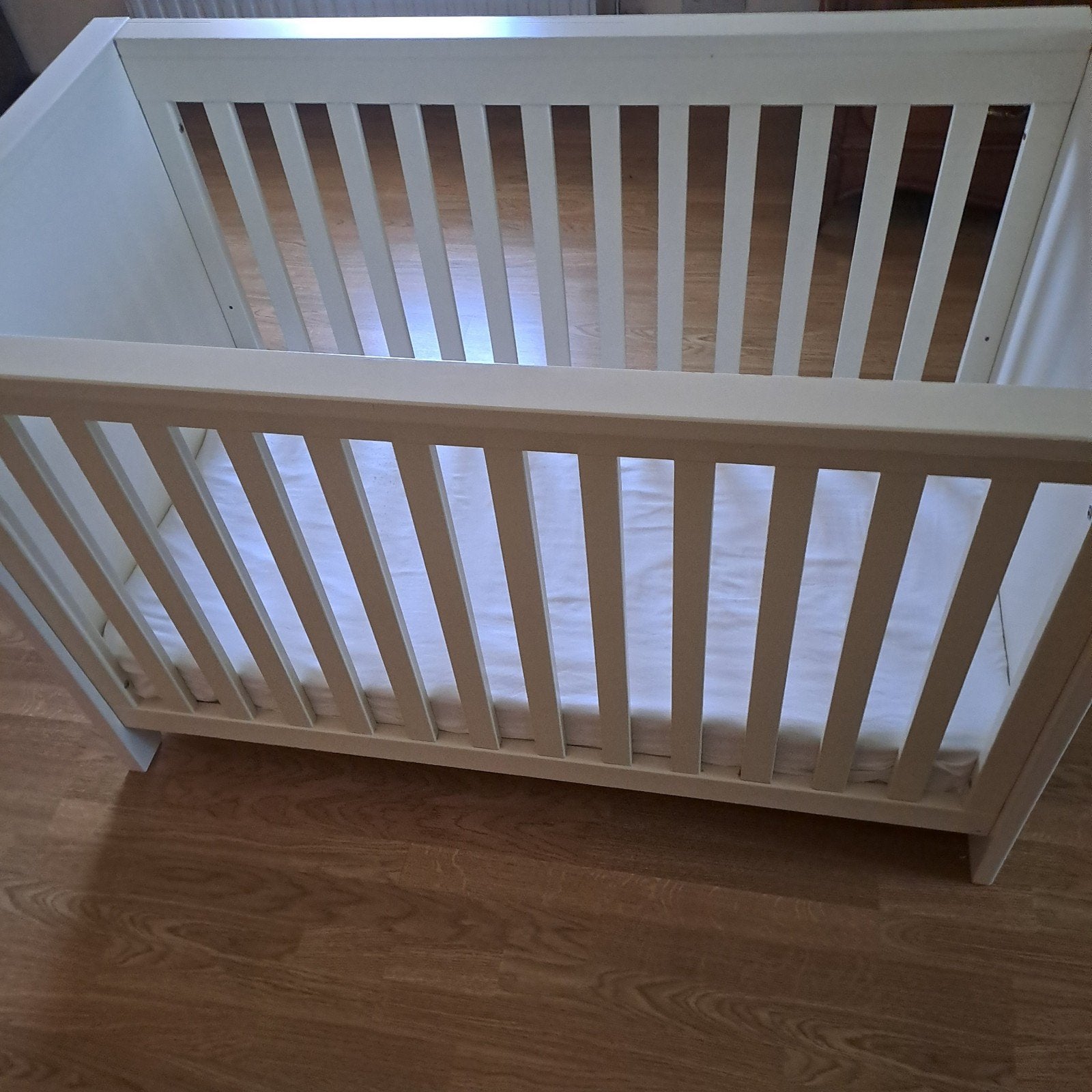 Kinderbedje met matrasje, Kinderen en Baby's, Kinderkamer | Complete kinderkamers, Ophalen