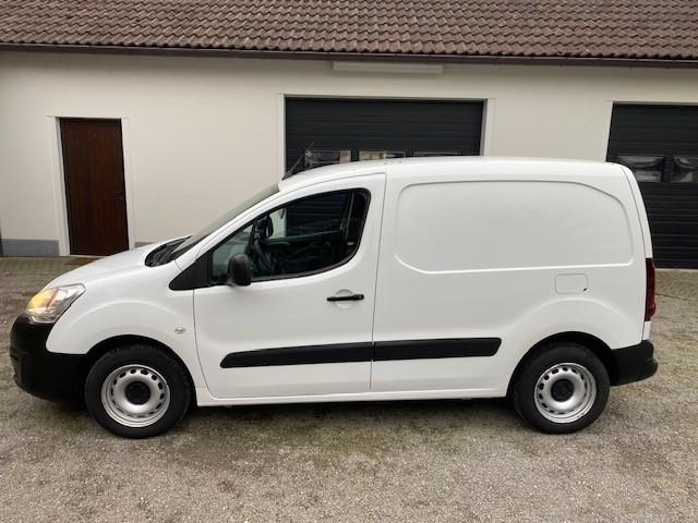 Citroen Berlingo 1600HDI Euro 6 11/2018 Veel opties, Auto's, Voorwielaandrijving, Stof, Euro 6, 4 cilinders