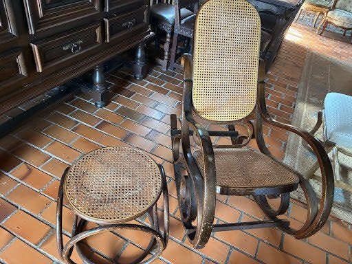Rocking-chair, repose-pieds et tabouret (style Thonet), Ophalen, Hout