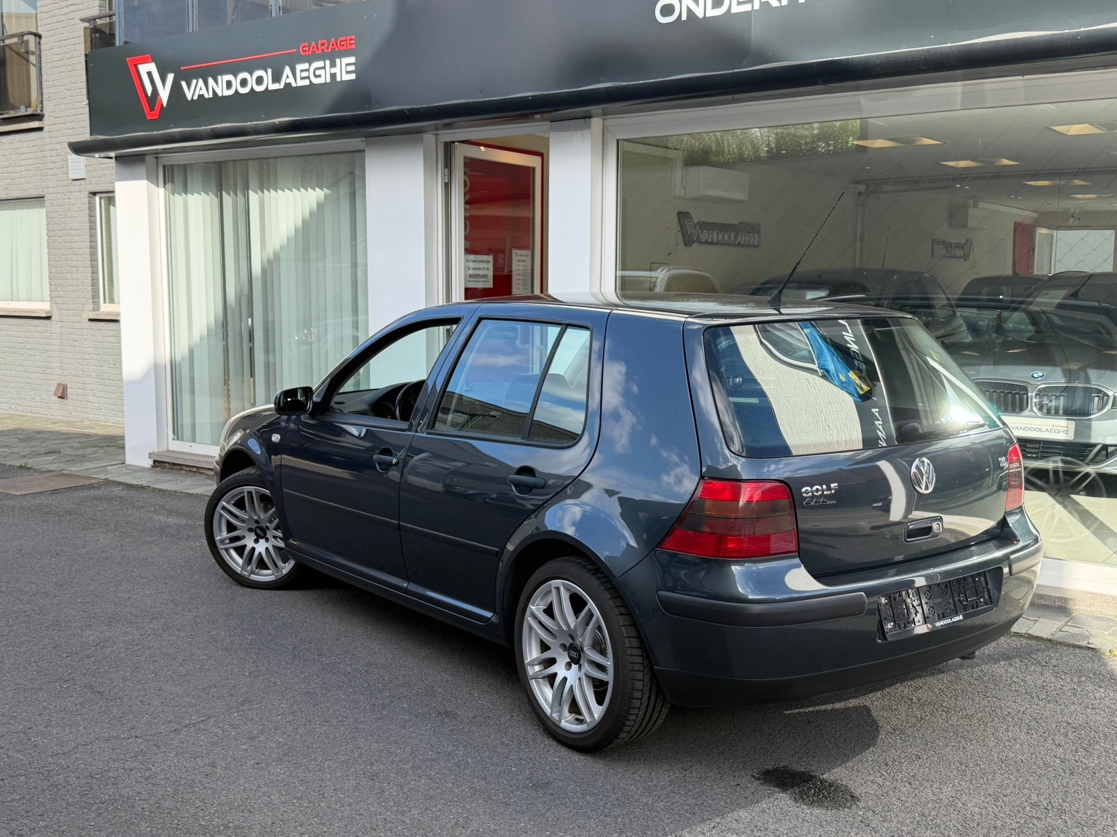 Volkswagen Golf 1.6 Automaat, 75 kW, Stof, Zwart, 4 cilinders