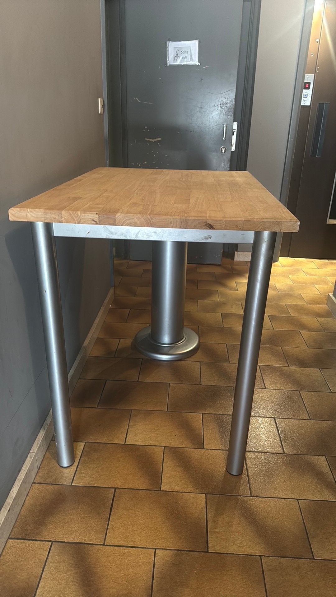 Table massive, Enlèvement, Comme neuf
