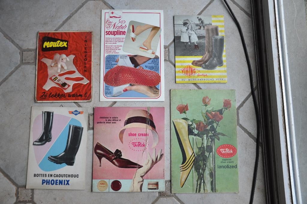 VINTAGE : Lot Oude Reclame op Karton mbt schoenen en laarzen, Verzenden