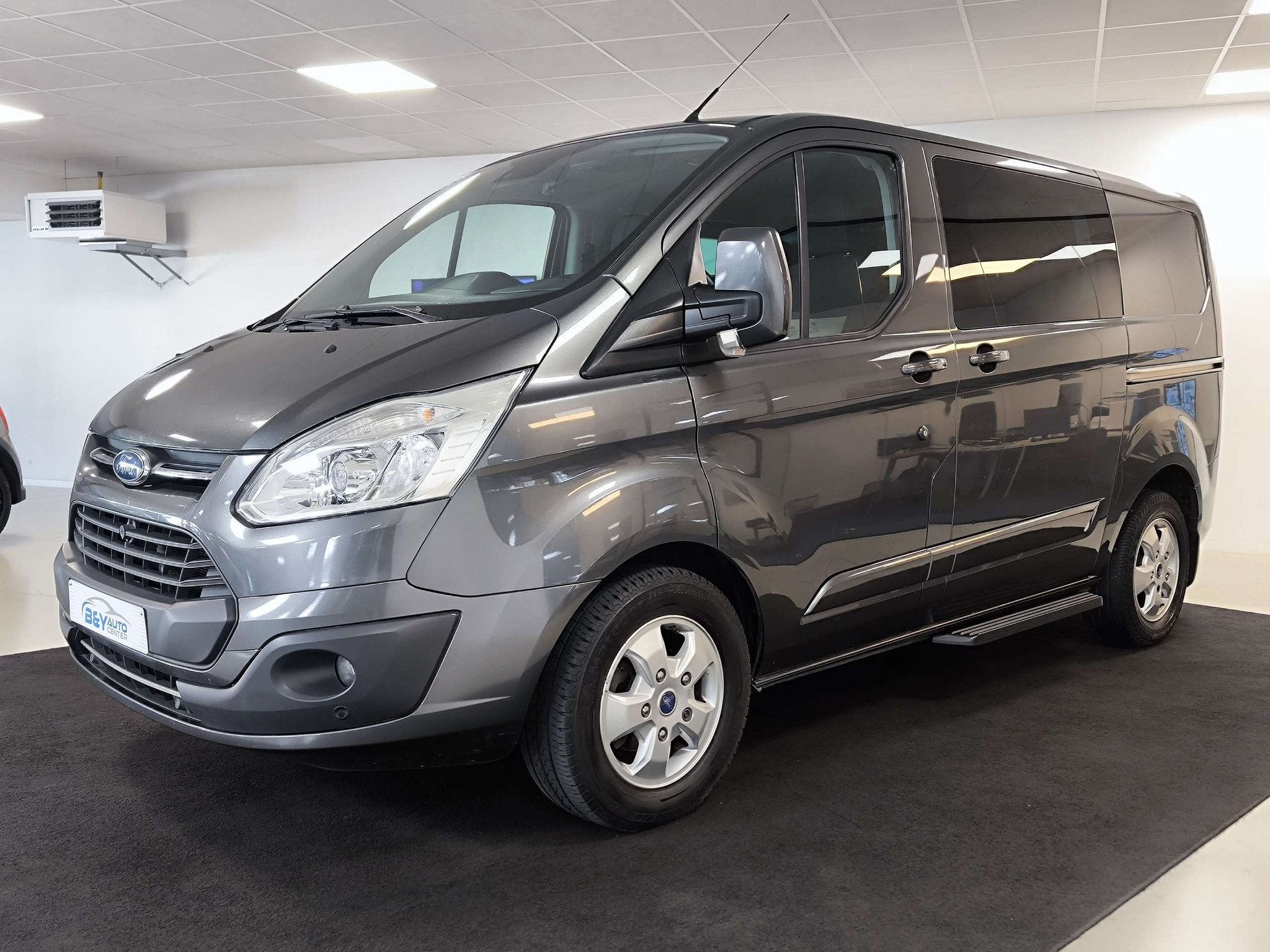 Ford Tourneo Custom 2.0 TDCi L1H1 Titanium - Dubbel cabine -, Autos, Euro 6, Entreprise, Boîte manuelle, 5 portes