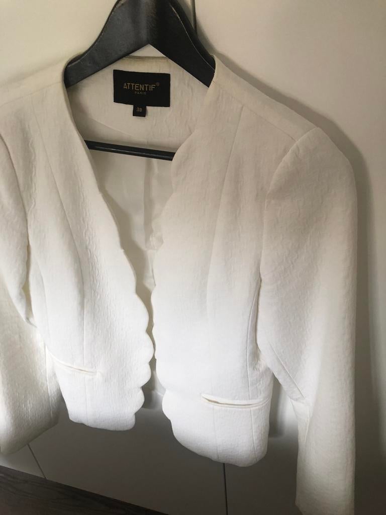 Witte blazer attentif maat 38, Kleding | Dames, Ophalen, Zo goed als nieuw, Maat 38/40 (M)