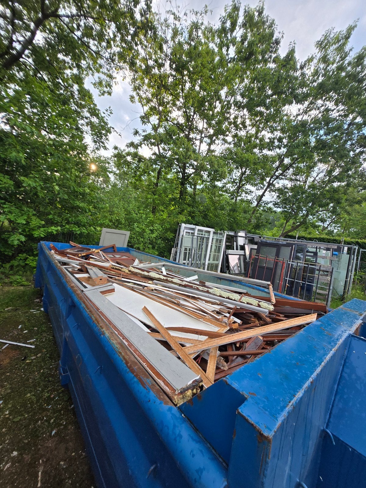 GRATIS HOUT AFHALEN in Leopoldsburg, Doe-het-zelf en Bouw, Ophalen