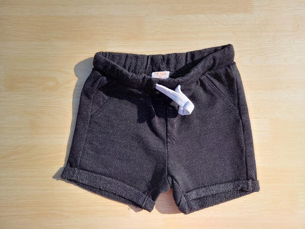 Etat neuf, short noir à pois blancs, taille 80, Hema, Pantalon, Garçon ou Fille, Enlèvement ou Envoi, Comme neuf
