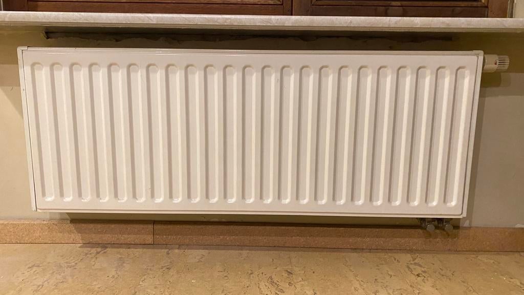 2 radiateurs CV Integra 120x45x10 +2 panneaux latéraux+grill, Bricolage & Construction, Chauffage & Radiateurs, 800 watts ou plus