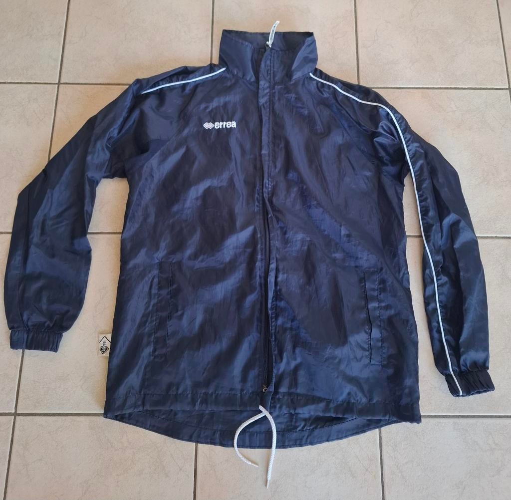Donkerblauwe regenjas Errea maat XS met kap in kraag, Maat XS of kleiner, Ophalen of Verzenden, Zo goed als nieuw