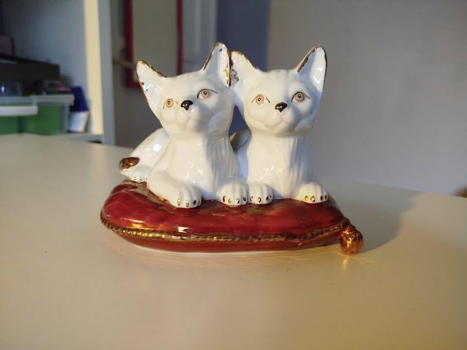 Statuettes divers, Enlèvement, Comme neuf