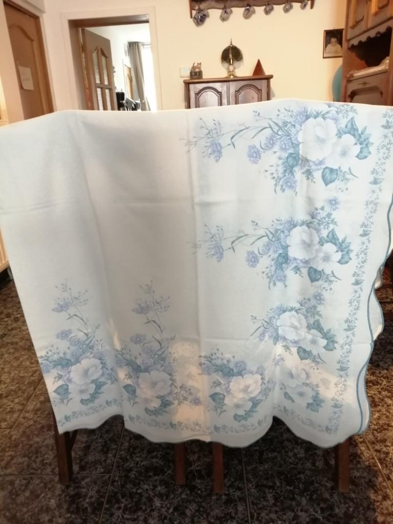 Nappe rectangulaire fleurie blanche et bleue, Enlèvement, Comme neuf