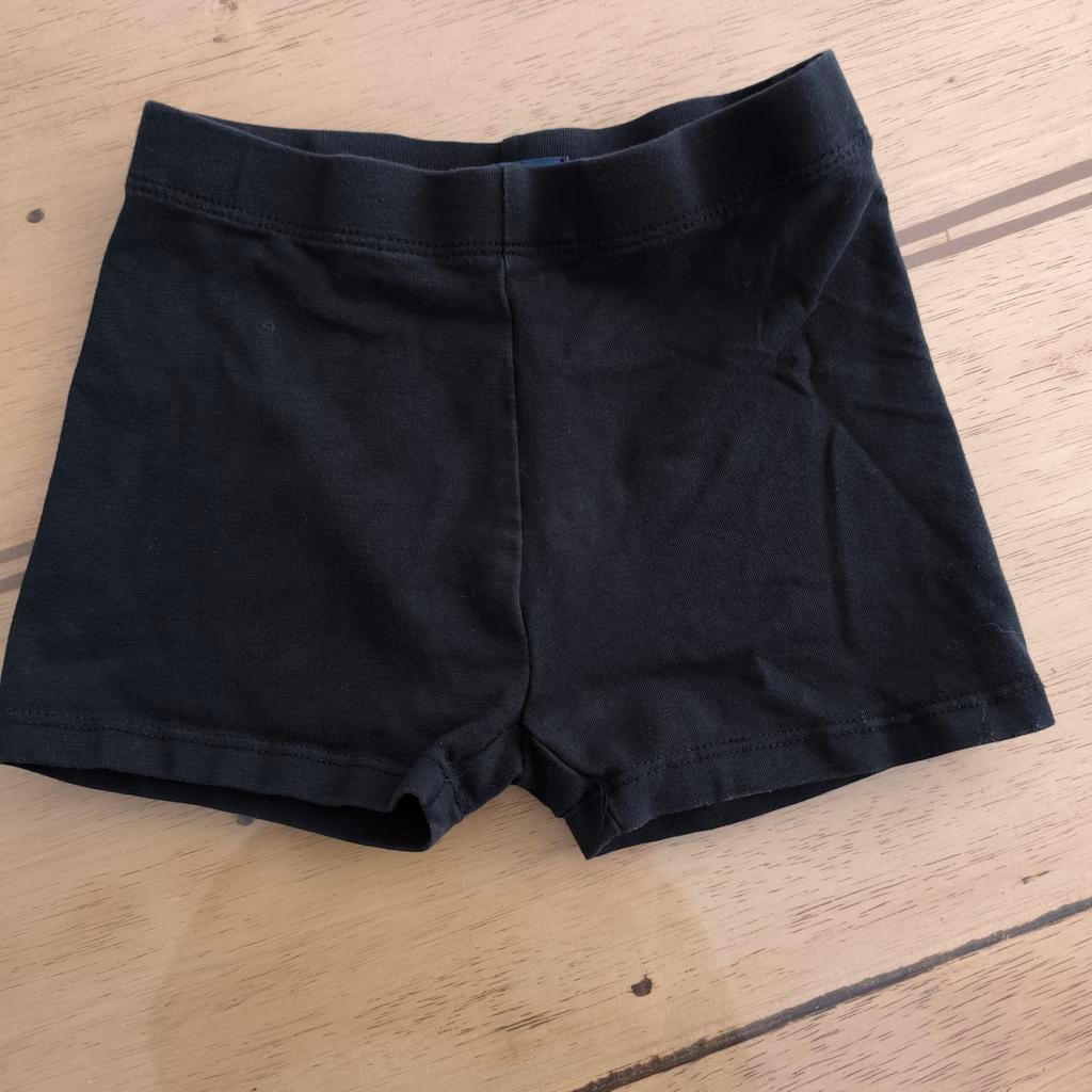 Short, Sports & Fitness, Gymnastique, Enlèvement ou Envoi, Utilisé, Autres types, Plus petit que la taille enfant 122