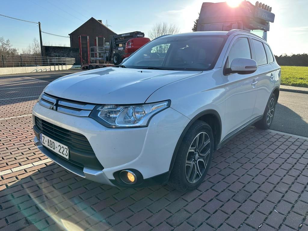 Mitsubishi outlander 2.2 tdi //150ch // 2015 // 7 places, Autos, Mitsubishi, Entreprise, Outlander, 4x4, ABS, Air conditionné