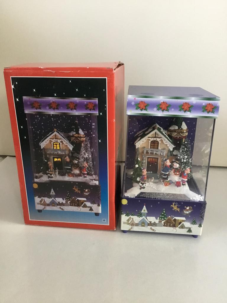 Kerstlandschap muziekdoos 8 liejes, Diversen, Kerst, Ophalen of Verzenden, Zo goed als nieuw