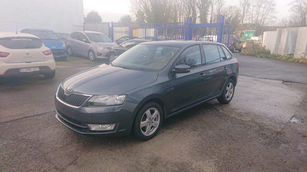Skoda rapid 1200cc essence 2016 92000km sgs chf clim JA, Autos, 1197 cm³, Argent ou Gris, Achat, Entreprise