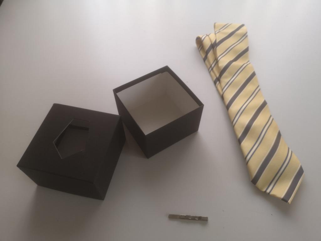 Stropdas in geschenkdoos met dasspeld, Ophalen of Verzenden, Blauw