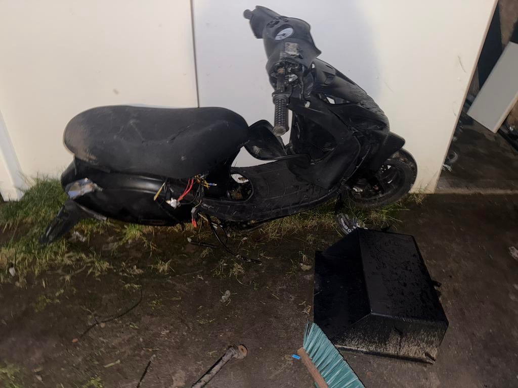 Piaggio zip frame + zip 2t blok kaal, Ophalen, Gebruikt, Piaggio