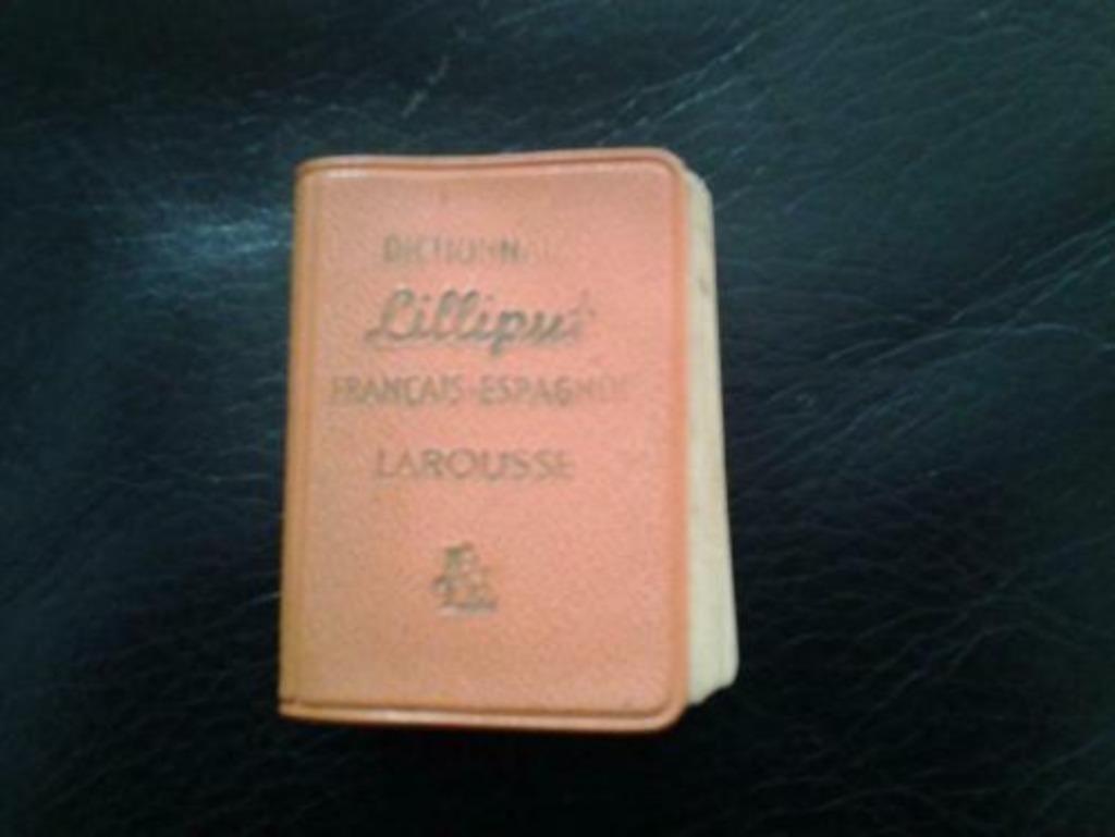 dictionnaire Larousse Lilliput années 60 français espagnol, Antiquités & Art, Enlèvement