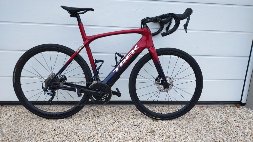 Vélo de route électrique Trek entièrement en carbone., Sports & Fitness, Enlèvement, Comme neuf